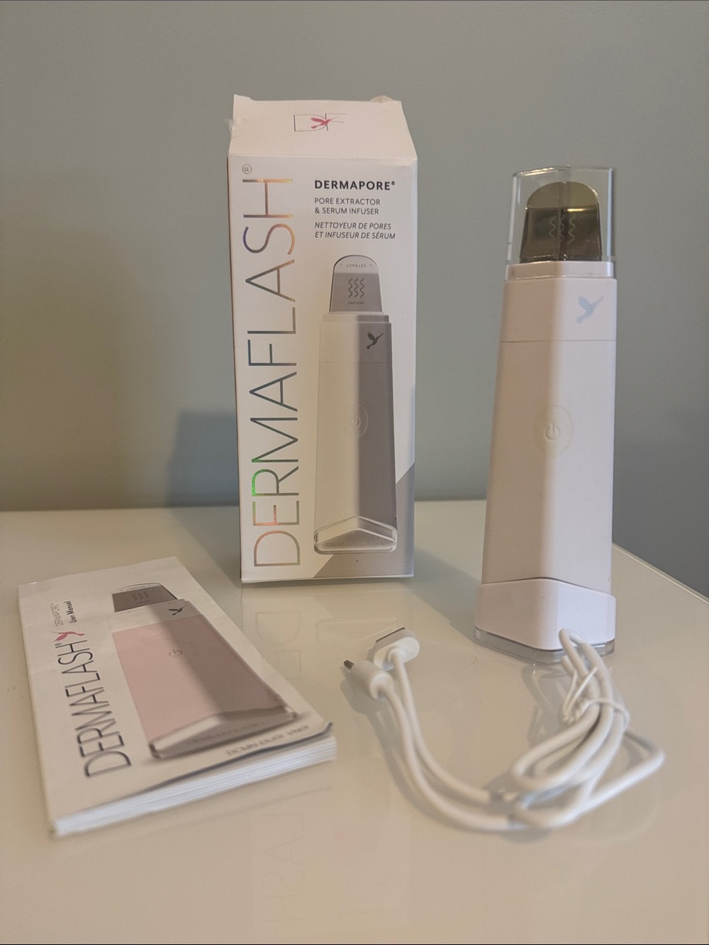 Dermaflash dermapore pore extractor and serum infuser
